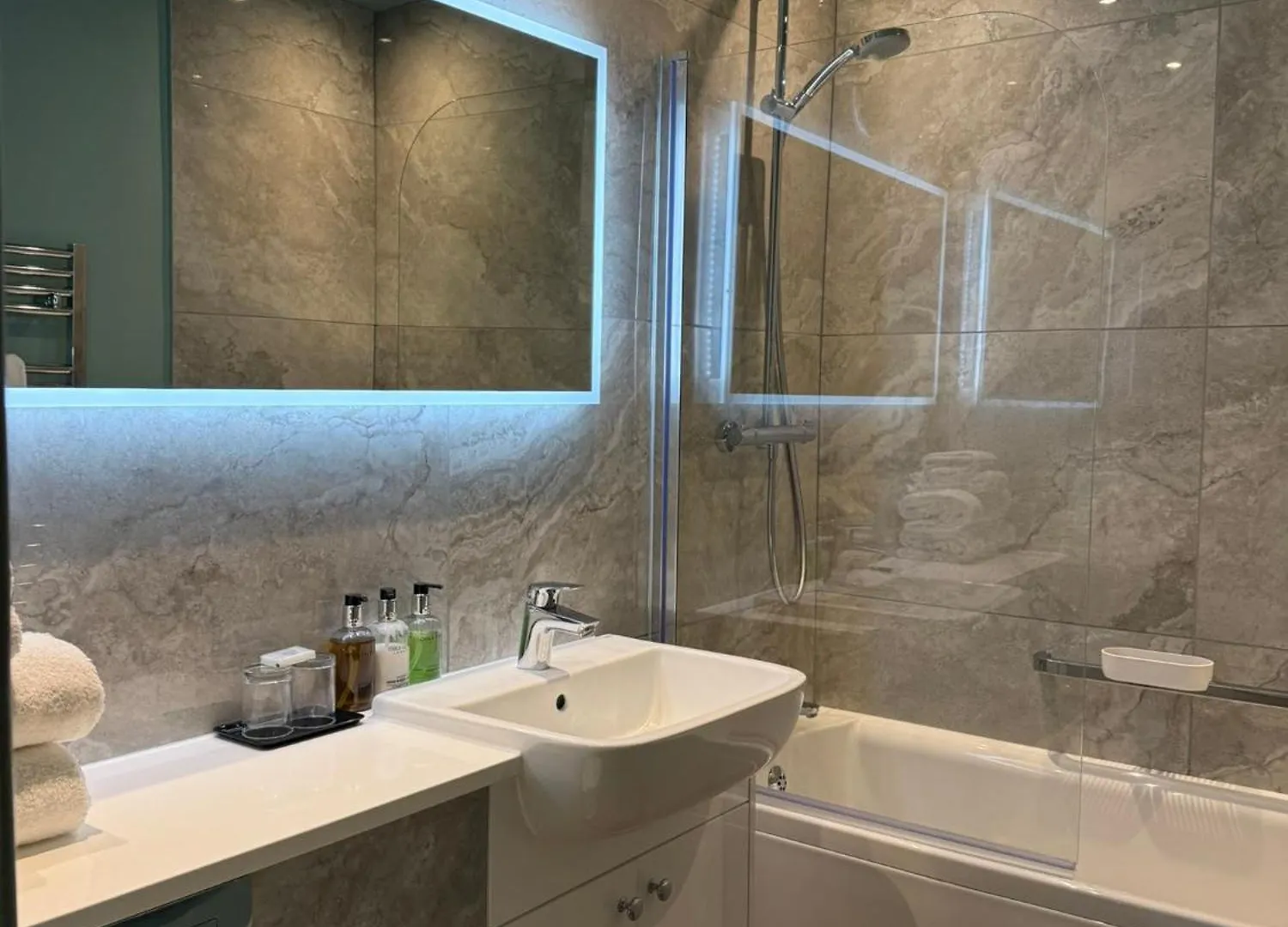 אורחן The George Hotel איזינגוולד